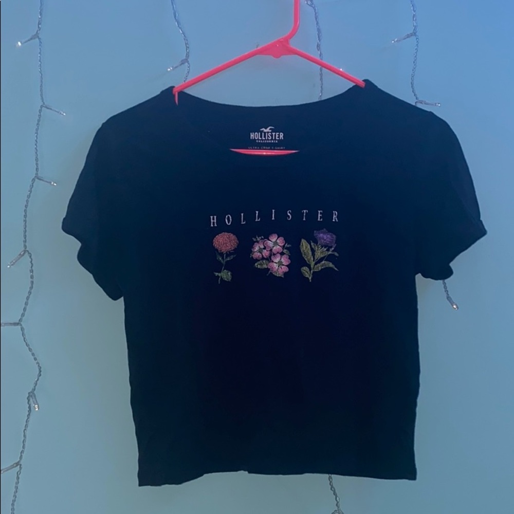 Very Cute Hollister Crop Top